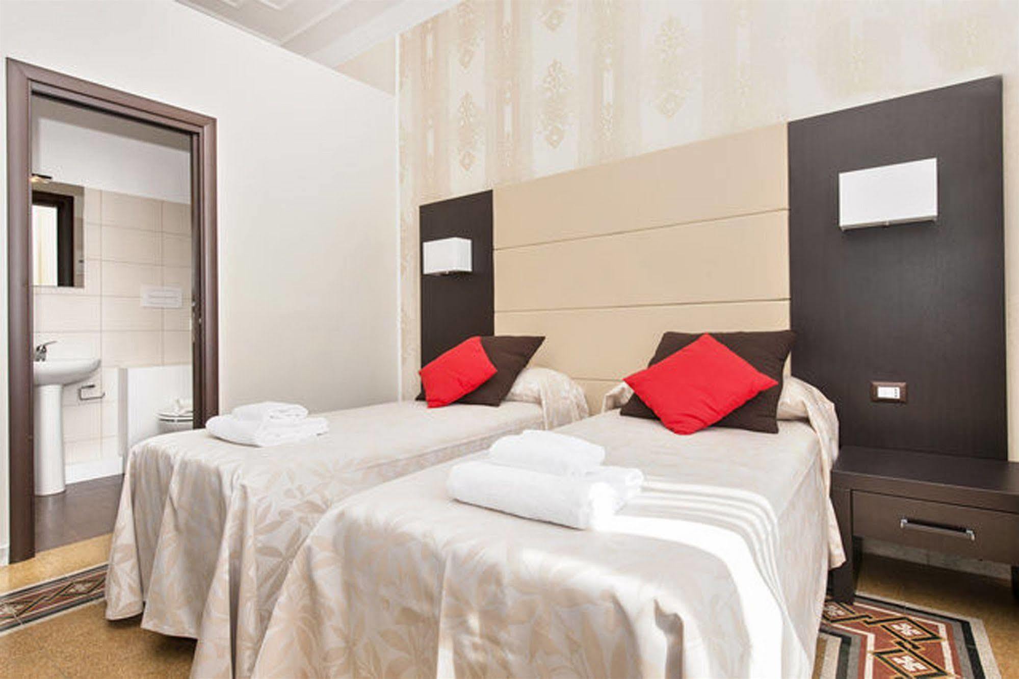 Laterani Suite Рим Екстериор снимка