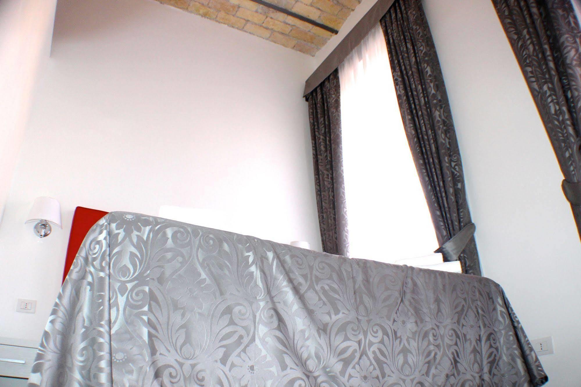 Laterani Suite Рим Екстериор снимка